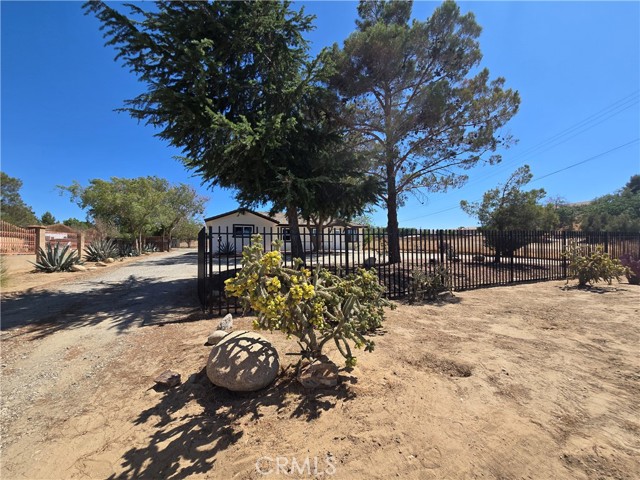 Property photo of 4102 Pearblossom