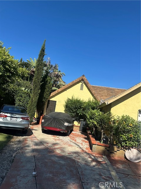 Property photo of 1917 Rousselle ST