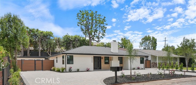 Property photo of 23240 Leonora DR