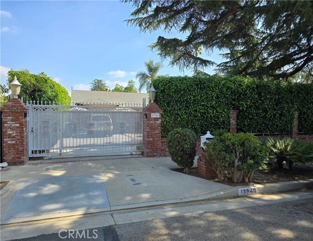 Property photo of 13940 CHANDLER BLVD