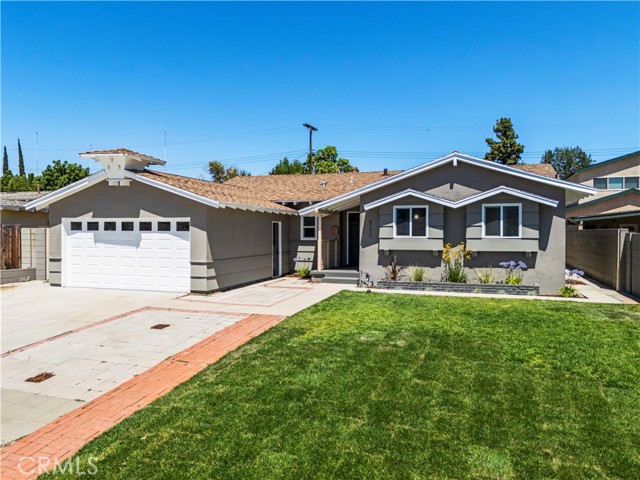 Property photo of 9712 Saloma Ave