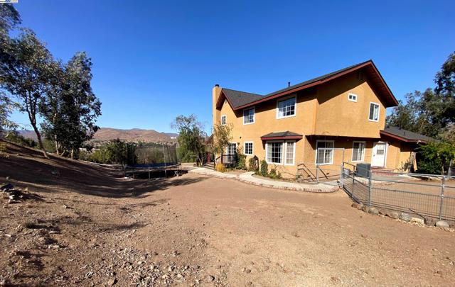 Property photo of 31733 Lake Meadow Rd