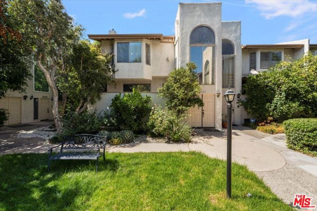 Property photo of 5333 Coldwater Canyon AV