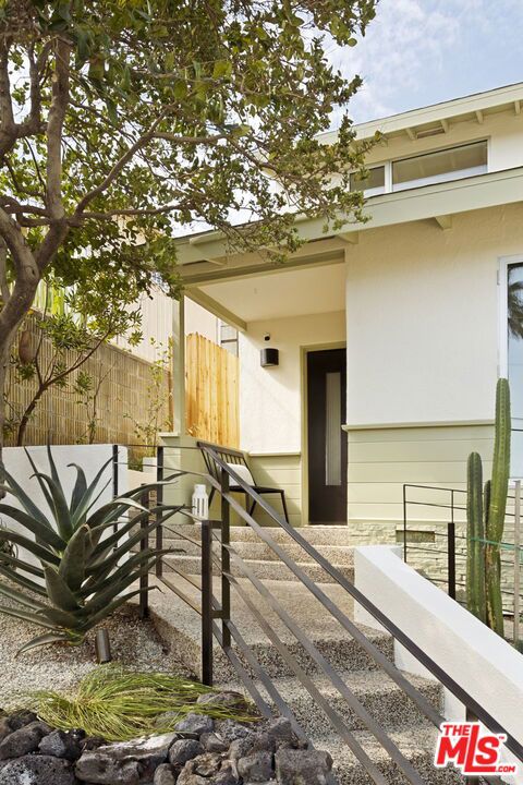 Property photo of 2367 Ronda Vista DR