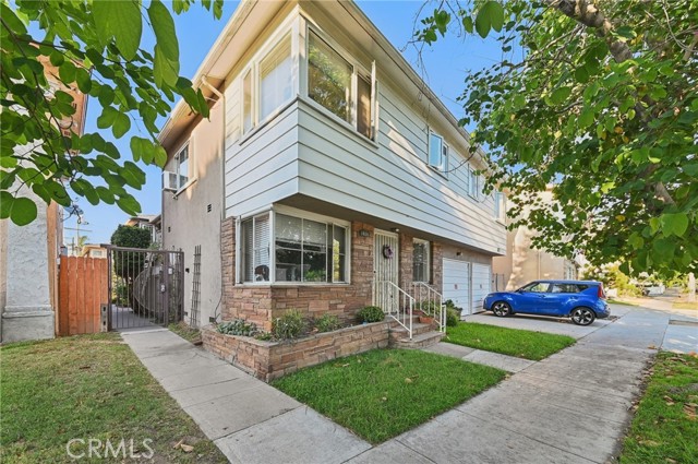 Property photo of 1825 E 3rd St