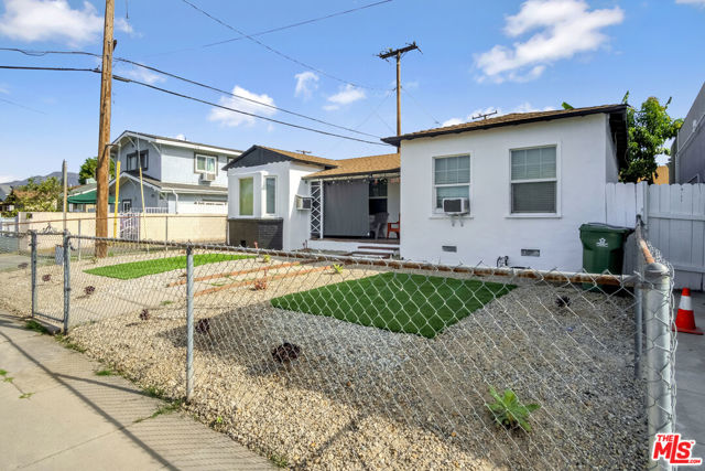 Property photo of 901 N Maclay AV