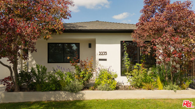 Property photo of 2235 S Mansfield AV