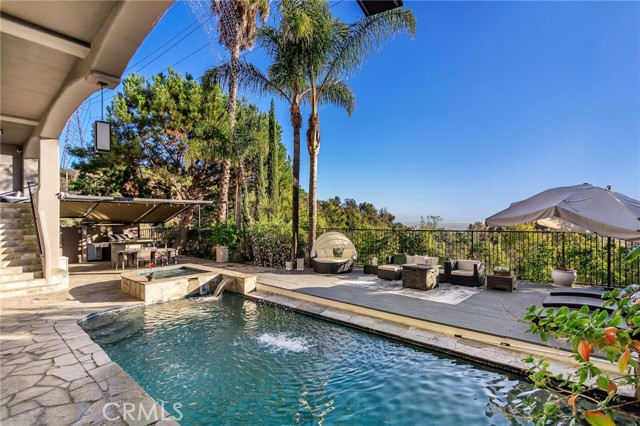 Property photo of 7218 Mulholland DR