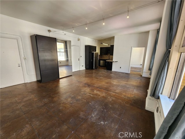 Property photo of 215 W 7th ST