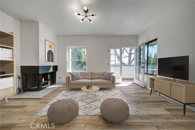 Property photo of 1133 N Clark ST