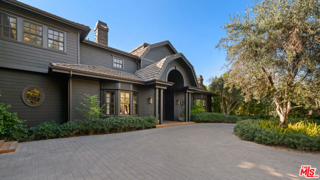 Property photo of 9540 Oak Pass RD