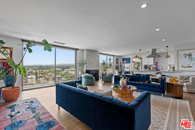 Property photo of 100 S Doheny DR