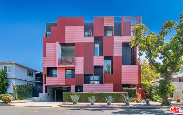 Photo of 1140 N Formosa Av