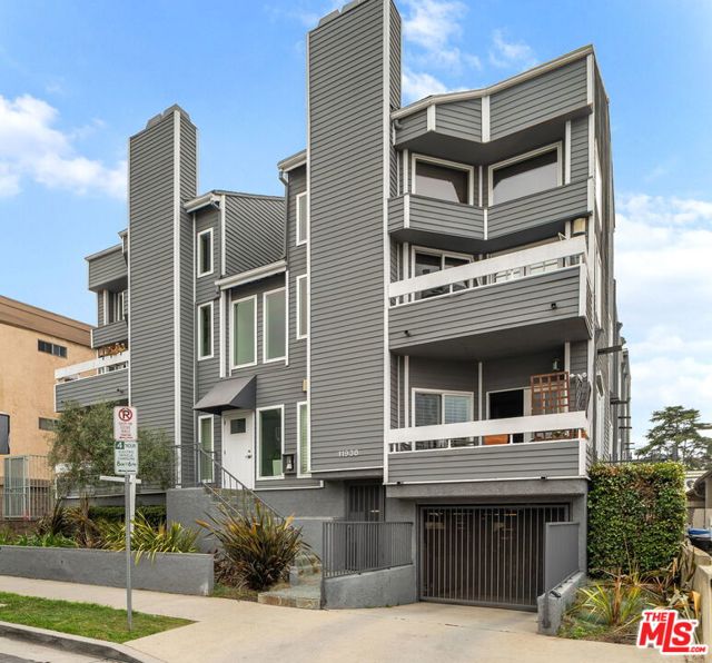 Property photo of 11938 Courtleigh DR