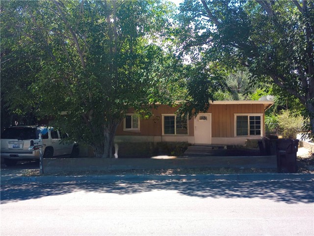 Property photo of 676 W Nicolet ST