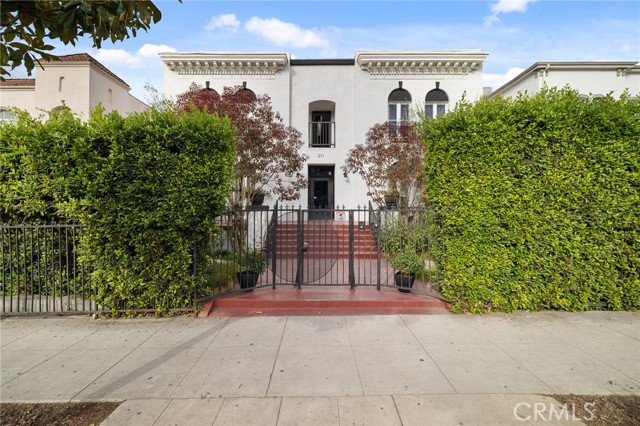 Property photo of 211 S Berendo ST