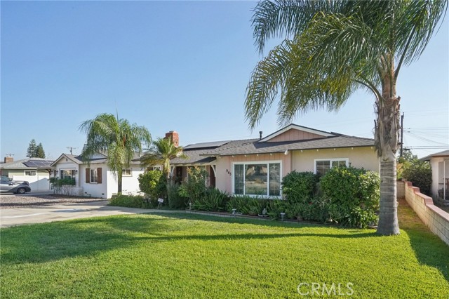 Property photo of 945 W Bonnie Brae