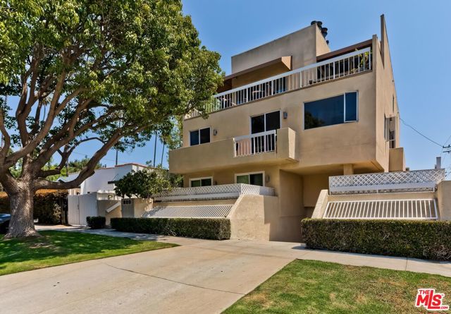 Property photo of 820 California AV
