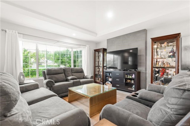 Property photo of 6770 Oak AV