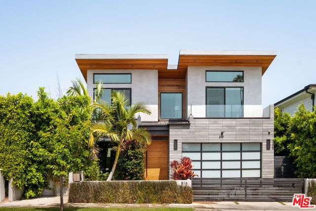 Property photo of 816 N Stanley AV