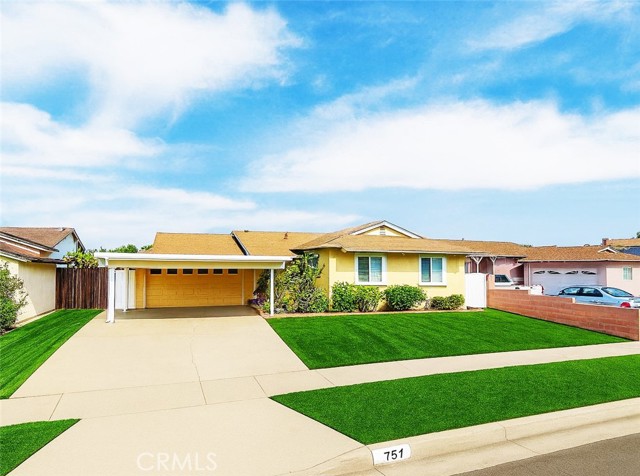 Property photo of 751 W 209th