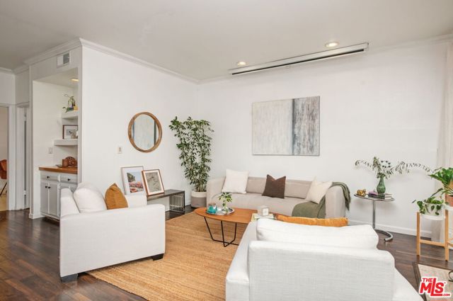 Property photo of 5139 Balboa BL