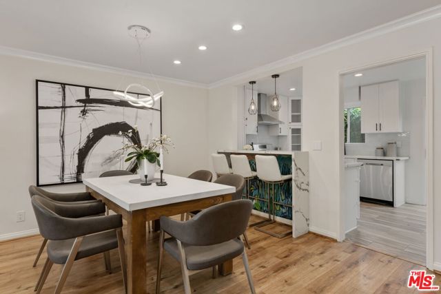 Property photo of 843 N Martel AV