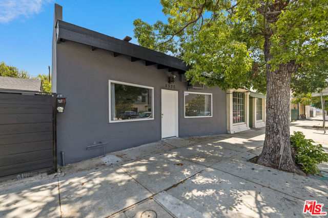 Property photo of 5520 Cahuenga BL