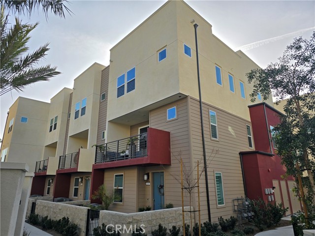 Property photo of 1651 W Lincoln AV