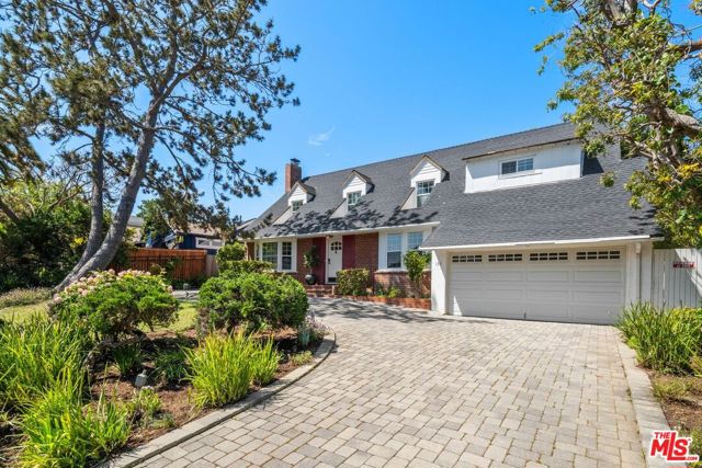 Property photo of 135 N Canyon View DR
