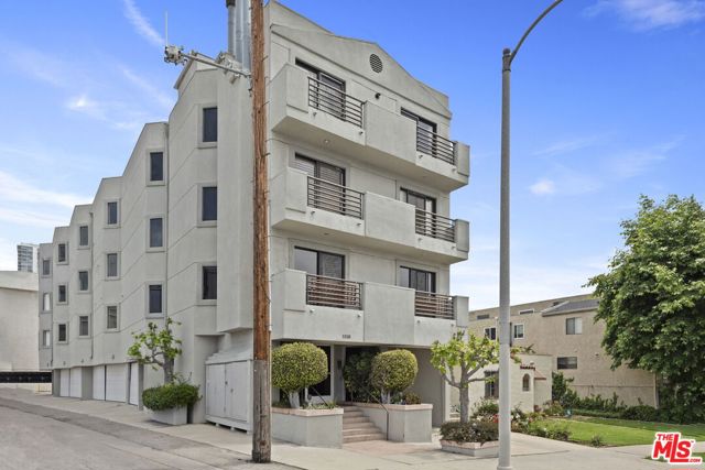 Property photo of 1216 S Saltair AV