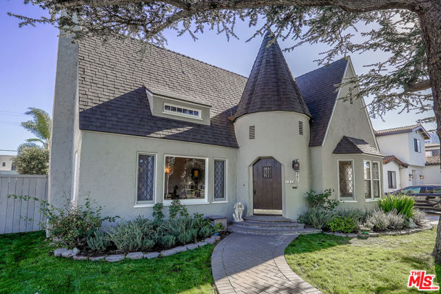 Property photo of 1218 S Point View ST