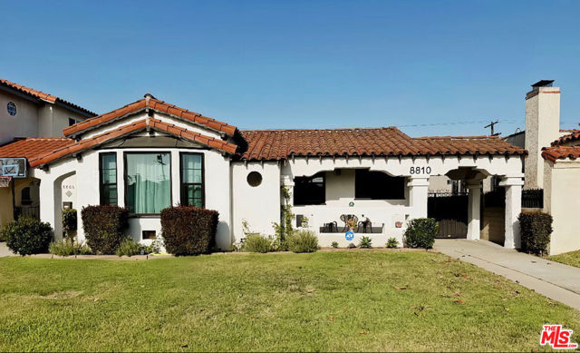 Property photo of 8810 S Gramercy PL