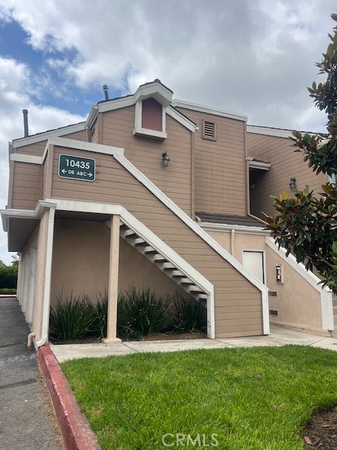 Property photo of 10435 W Briar Oaks DR
