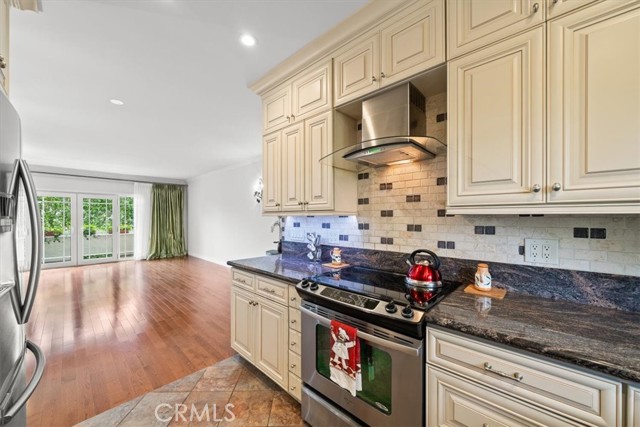 Property photo of 1228 N La Cienega BL