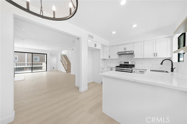Photo of 9140 Burnet Av