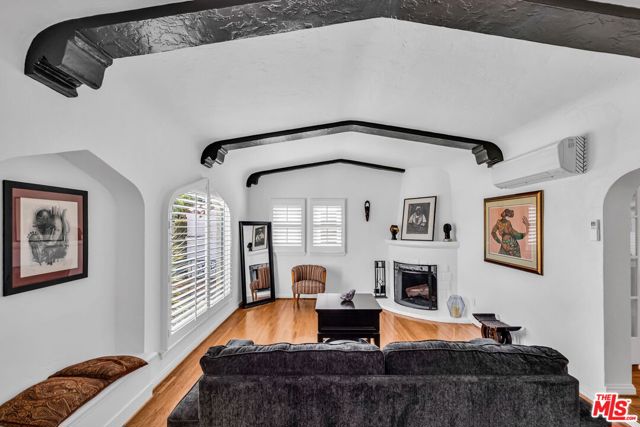 Property photo of 8759 S Hobart BL