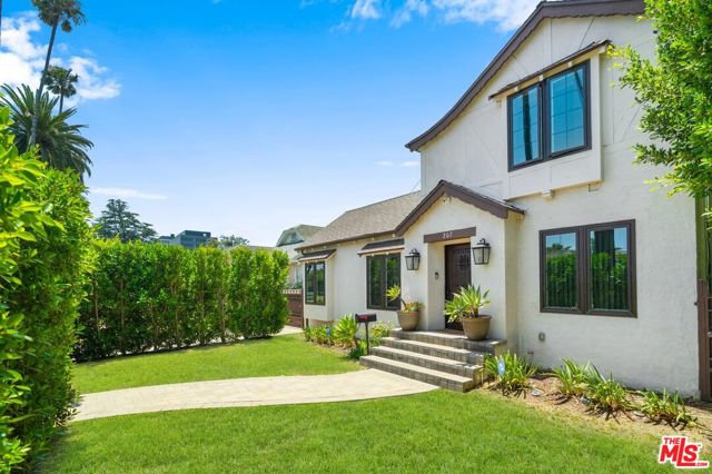 Property photo of 207 N Doheny DR