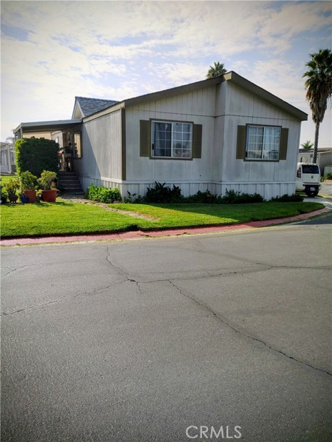 Property photo of 1855 E Riverside