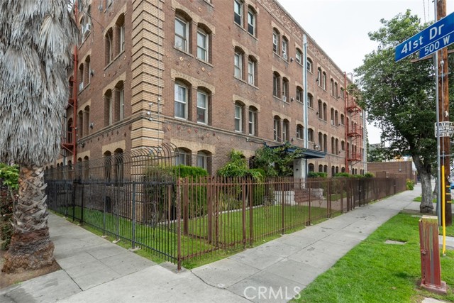 Property photo of 4125 S Figueroa