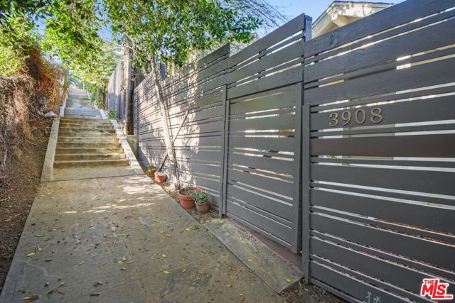 Property photo of 3908 Edison WK