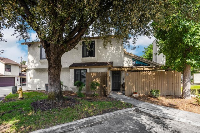 Property photo of 1974 E Lynwood Dr.