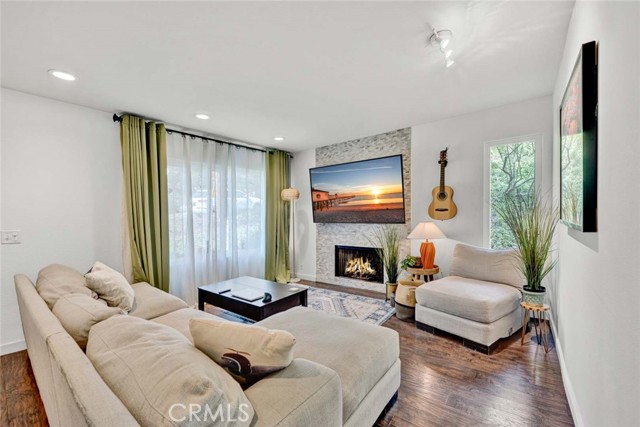 Property photo of 177 N Singingwood ST