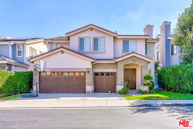 Property photo of 716 Amy LN