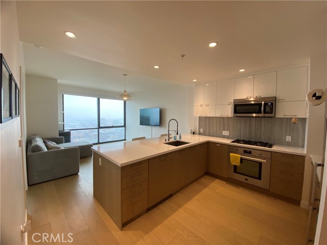 Property photo of 400 S Broadway