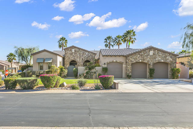 Photo of 81129 Soaring Hawk Ct