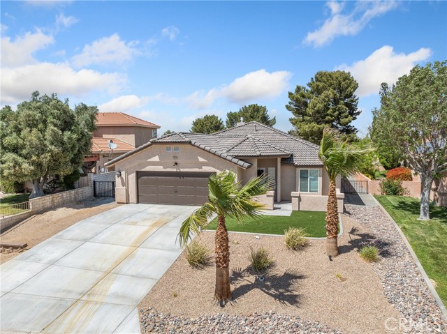 Property photo of 15070 Shady Elm LN