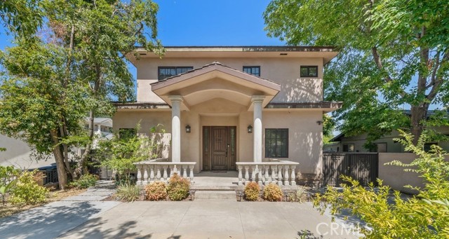 Property photo of 184 S Altadena DR