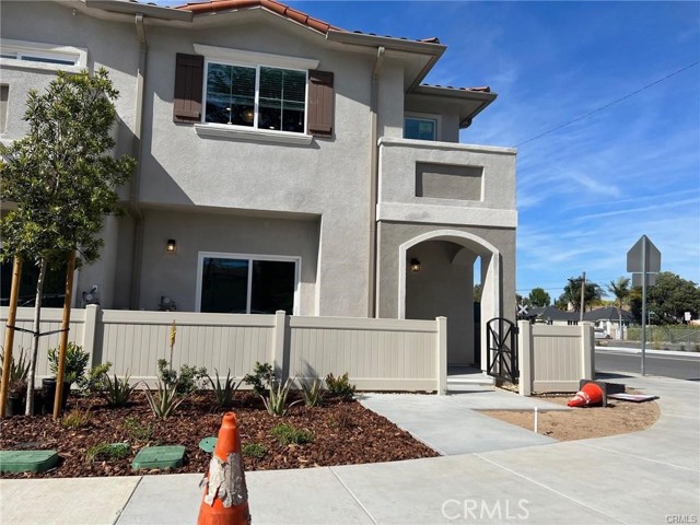 Property photo of 2043 Lincoln AV