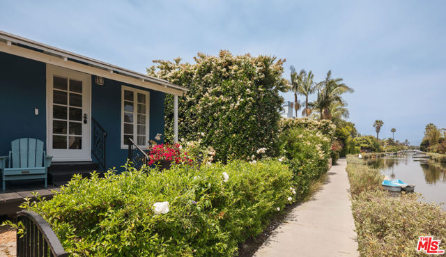 Property photo of 3003 Grand Canal
